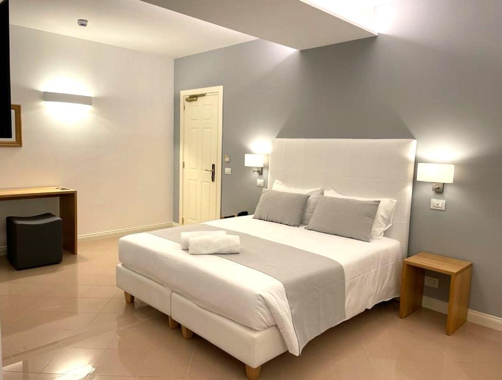 Hotel Nazionale Levanto Exterior photo