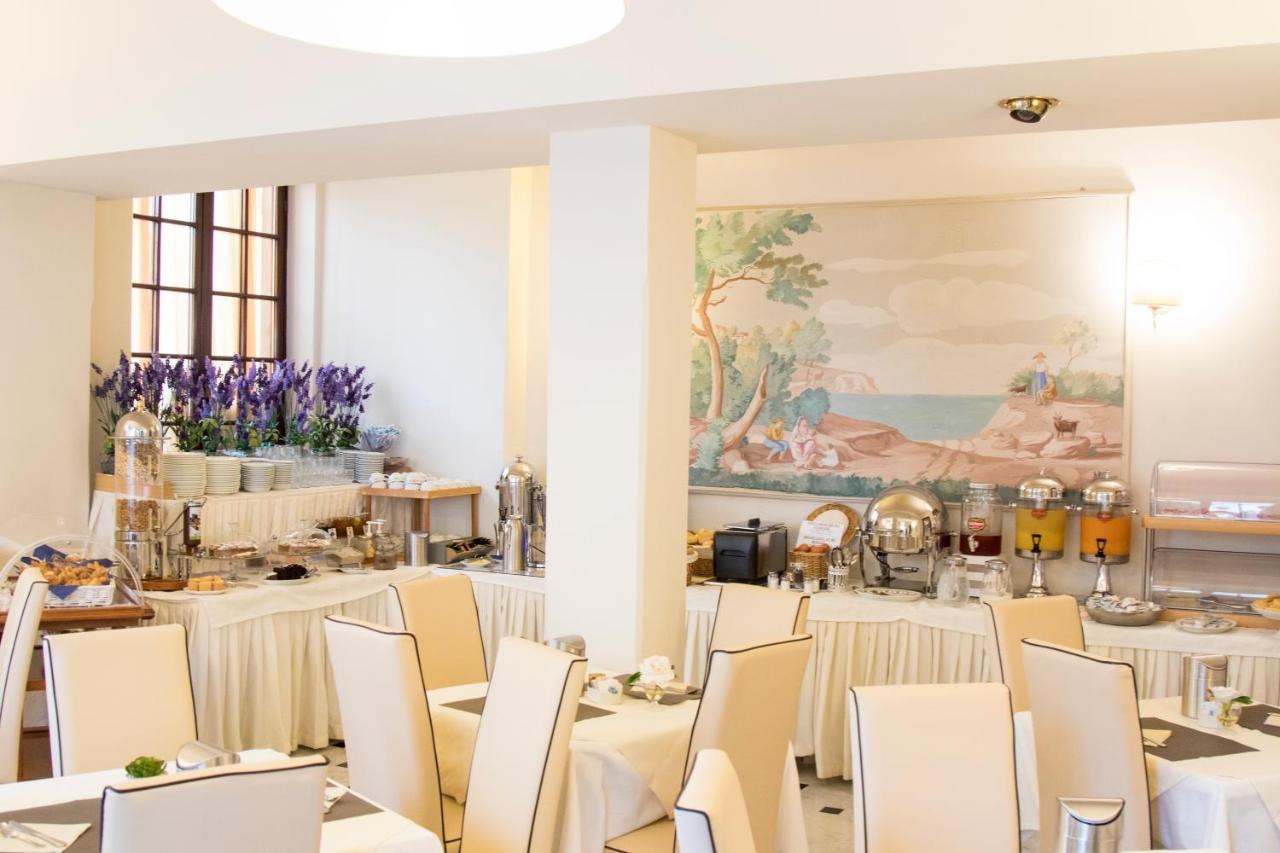 Hotel Nazionale Levanto Exterior photo